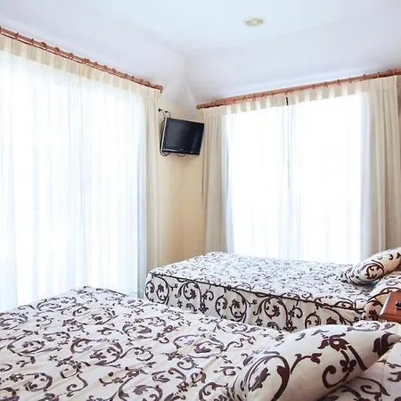 Reyesol Отель